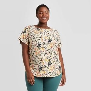 Ava & Viv Women’s Plus Size Floral Print Short Sleeve Button Back Woven Blouse